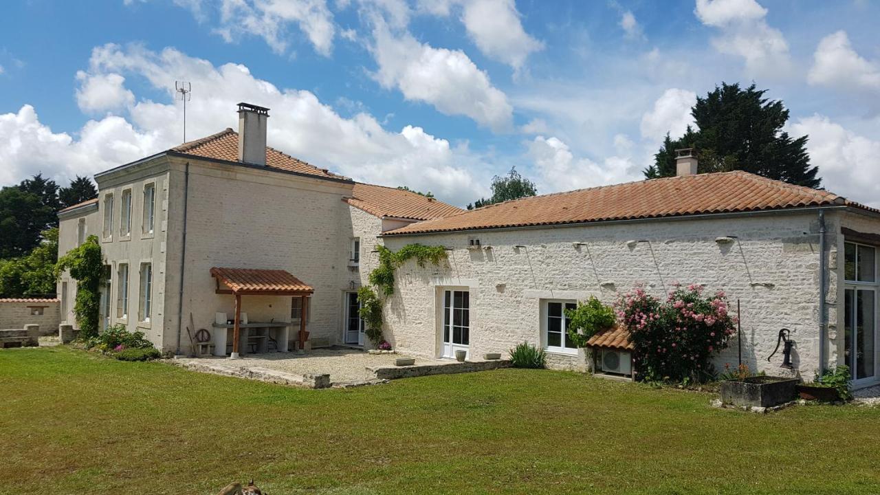 La Marsaisienne Hotel Exterior photo